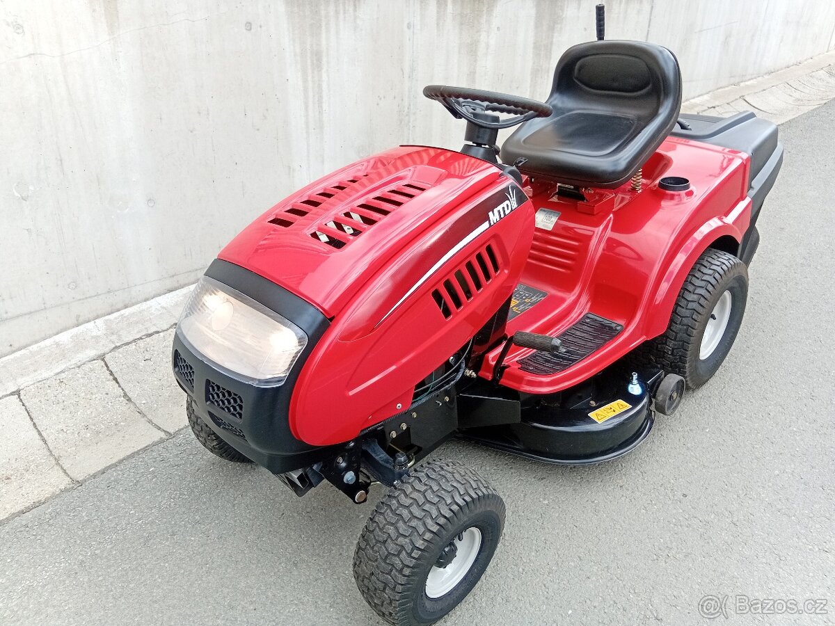 Prodám zahradní traktor MTD 160/92H  16Hp Hydro