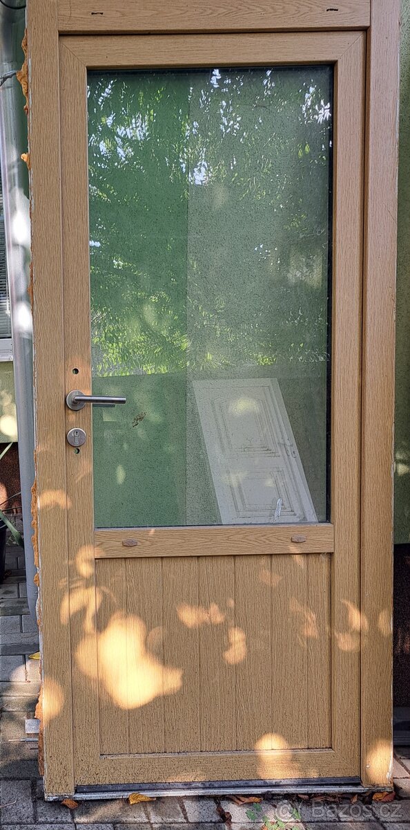 Vchodové dveře plastové  š.96x210v.
