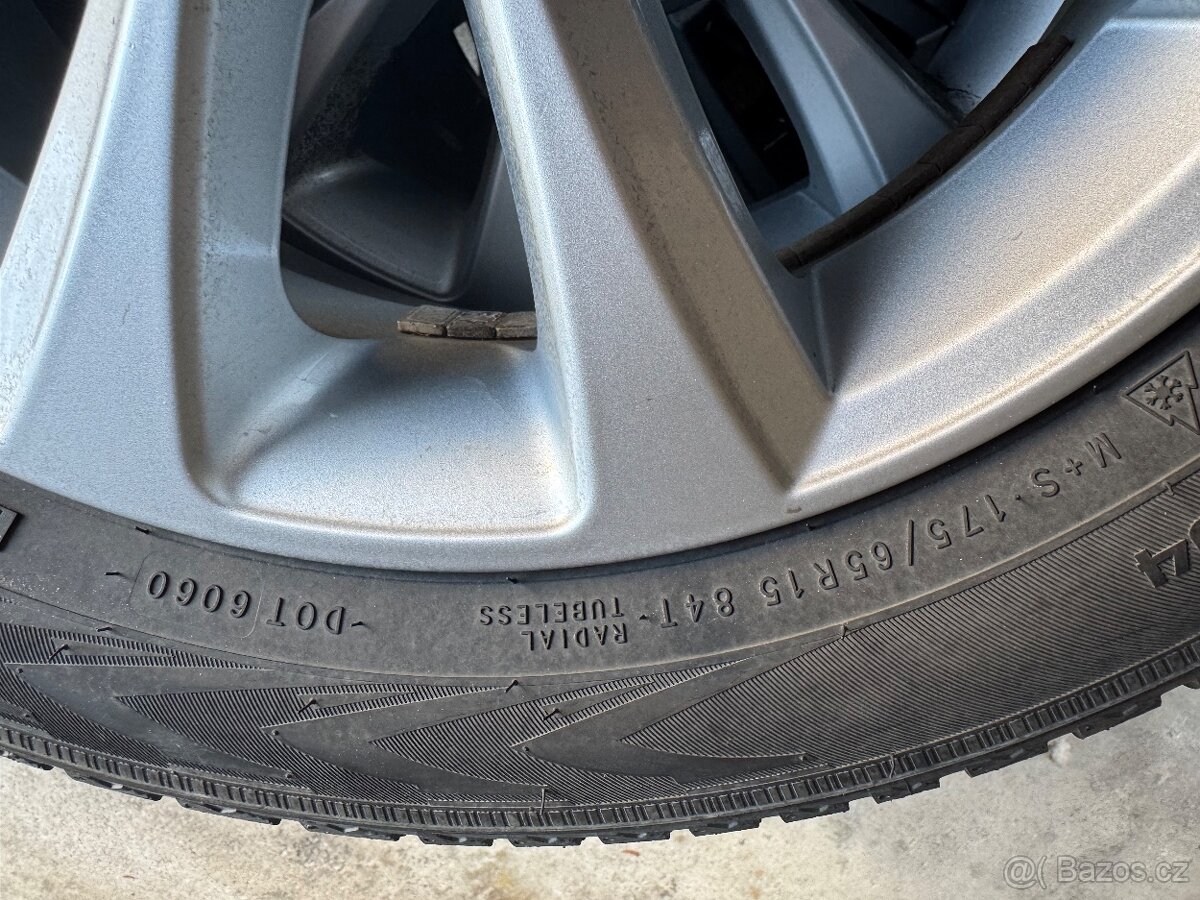 Sada kol Toyota YARIS  AL+PNEU zimní
