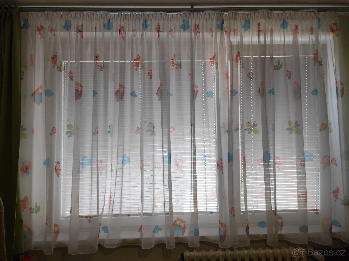 Luxusní dětská záclona na velké okno, TOP stav