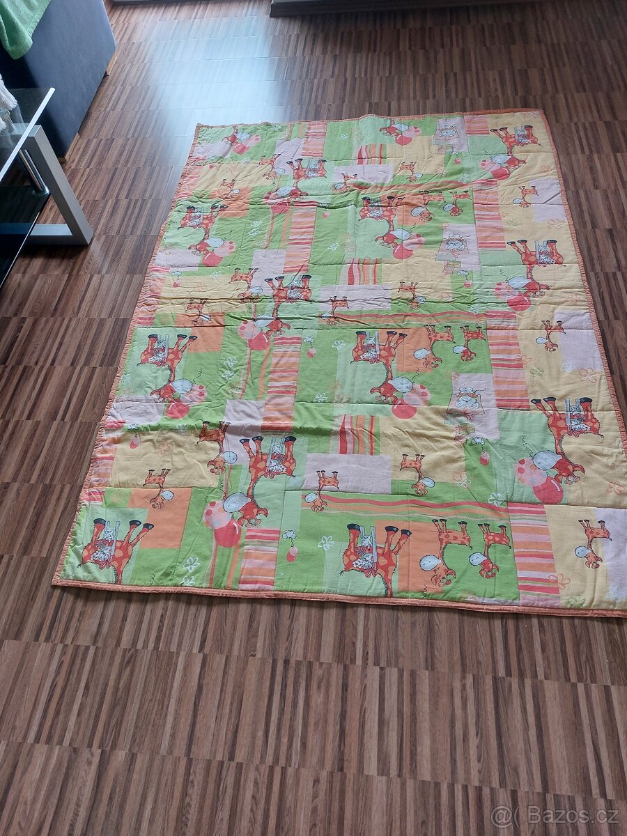 krásná, velká, prostorná hrací deka pro miminka a děti