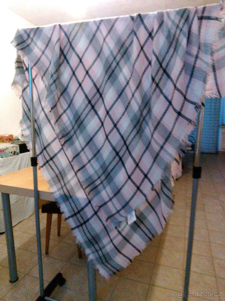 Prodám nový velký zimní šátek