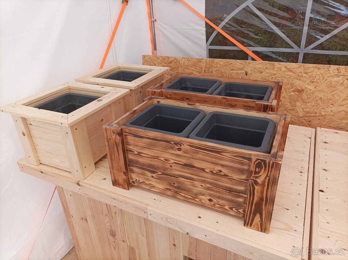 Dřevěný květináč, truhlík, skladem