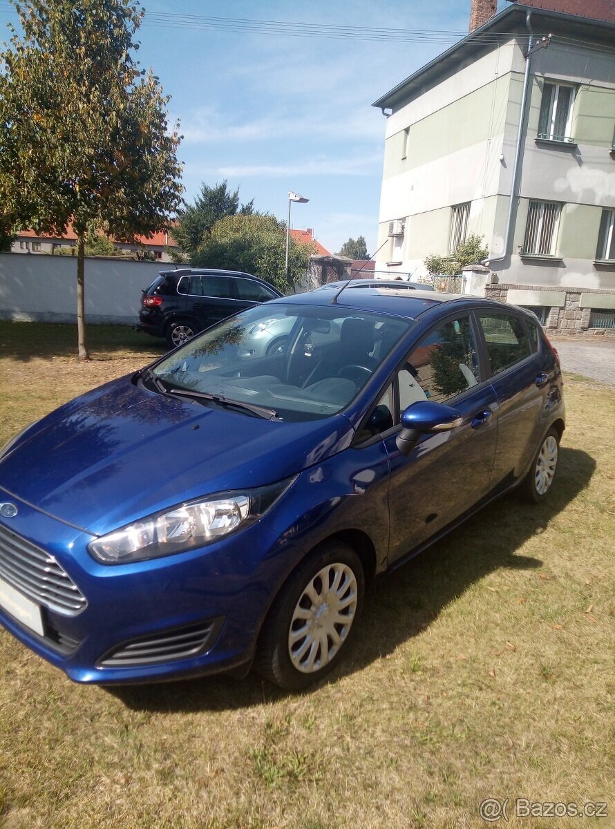 Ford Fiesta 1.2516v 60kw rok 2015 Trend/auto na dily