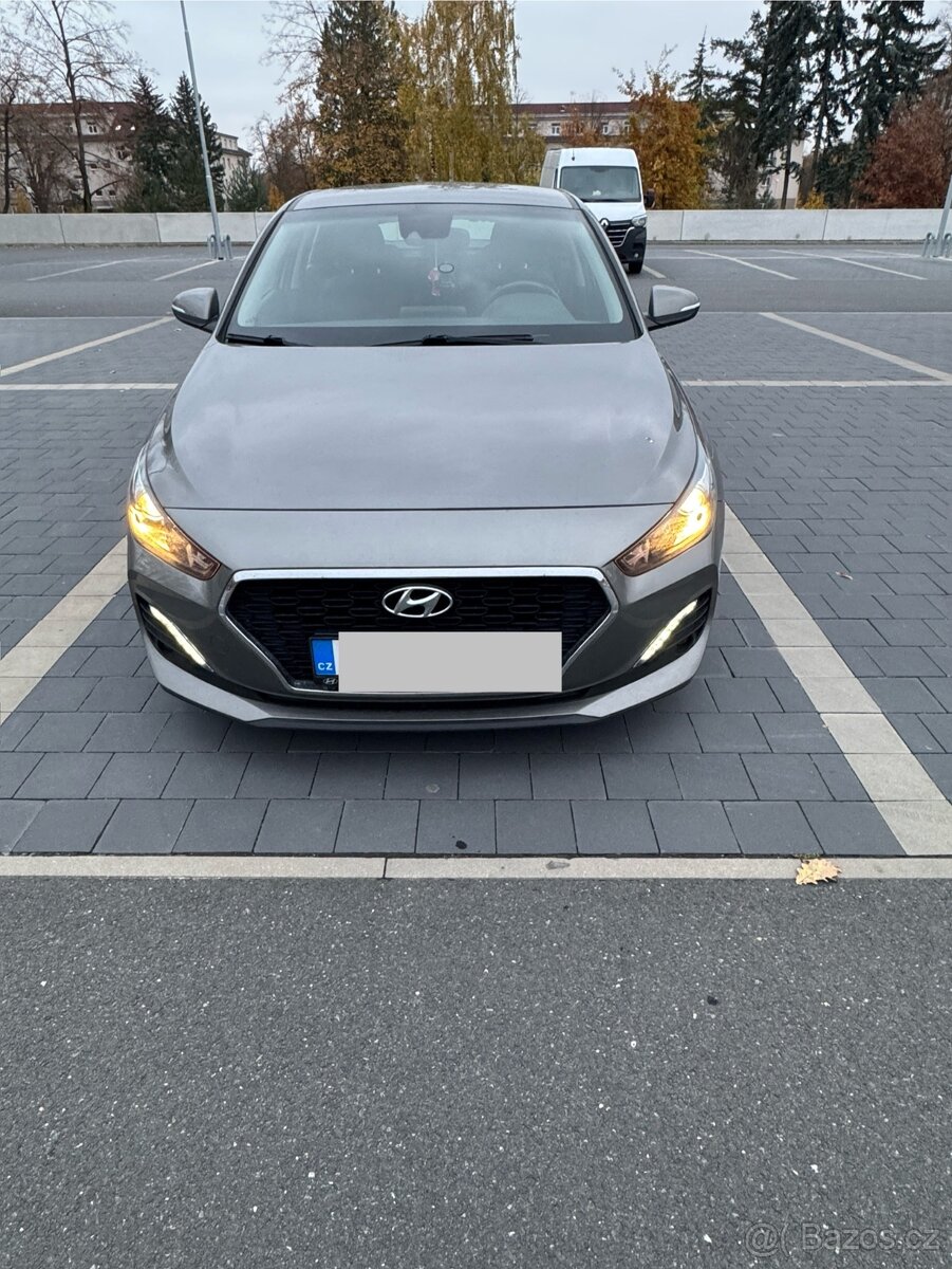Hyundai i30 Fastback 1.6 CRDi (100 kW) – 1 majitel