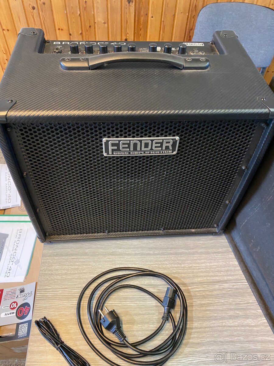 FENDER BRONCO 40 BASOVÉ MODELINGOVÉ KOMBO