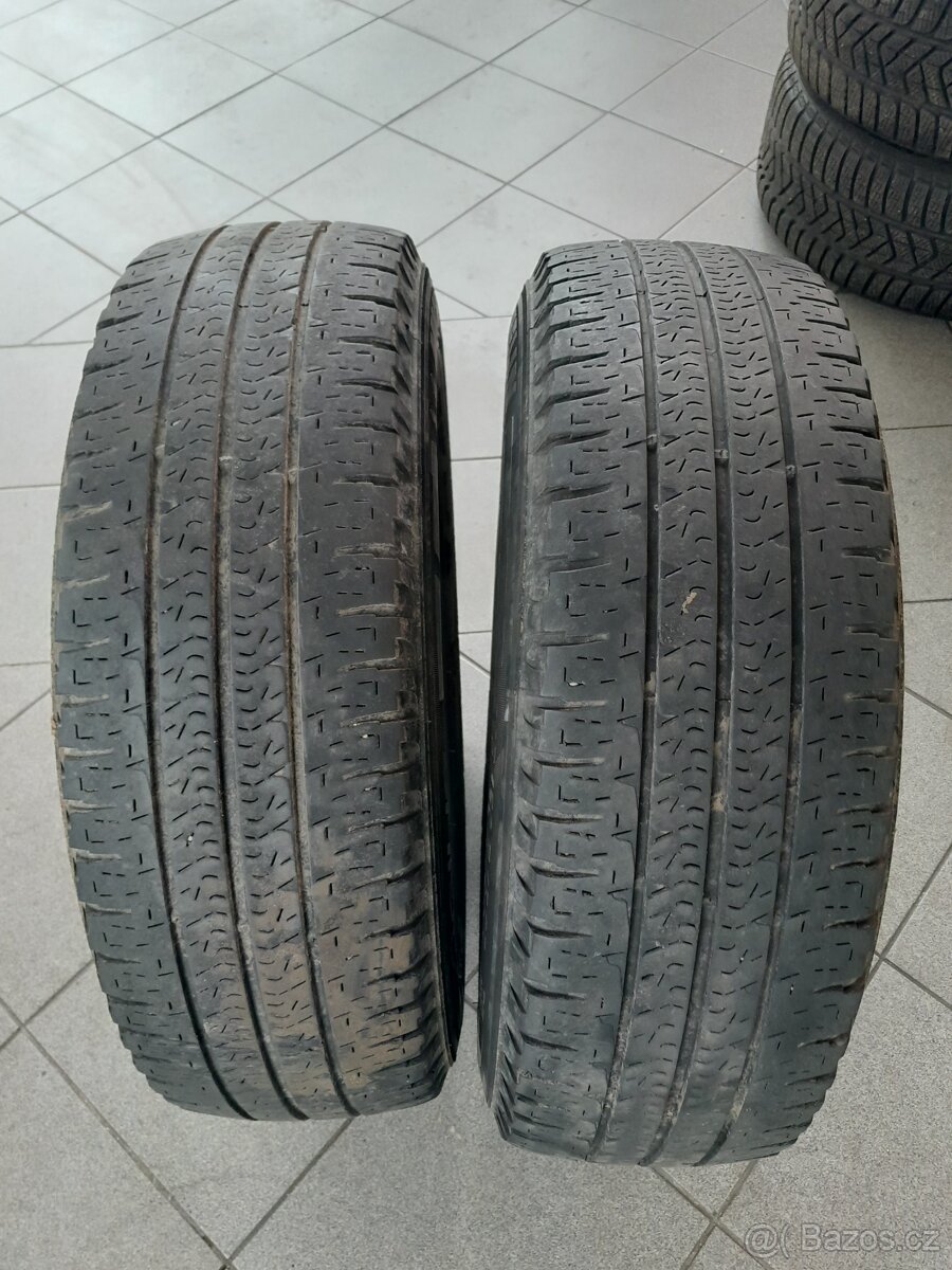 Celoroční pneu Michelin 215/70/15