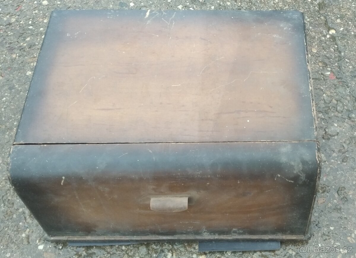 Prodám starý gramofon značky Supraphon