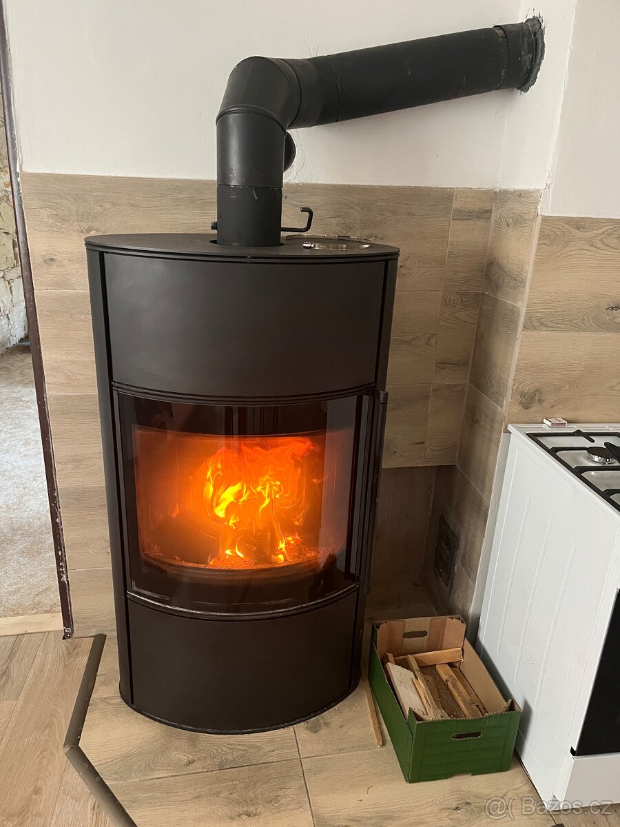 Krbová kamna Bjorn 8kw + dřevo