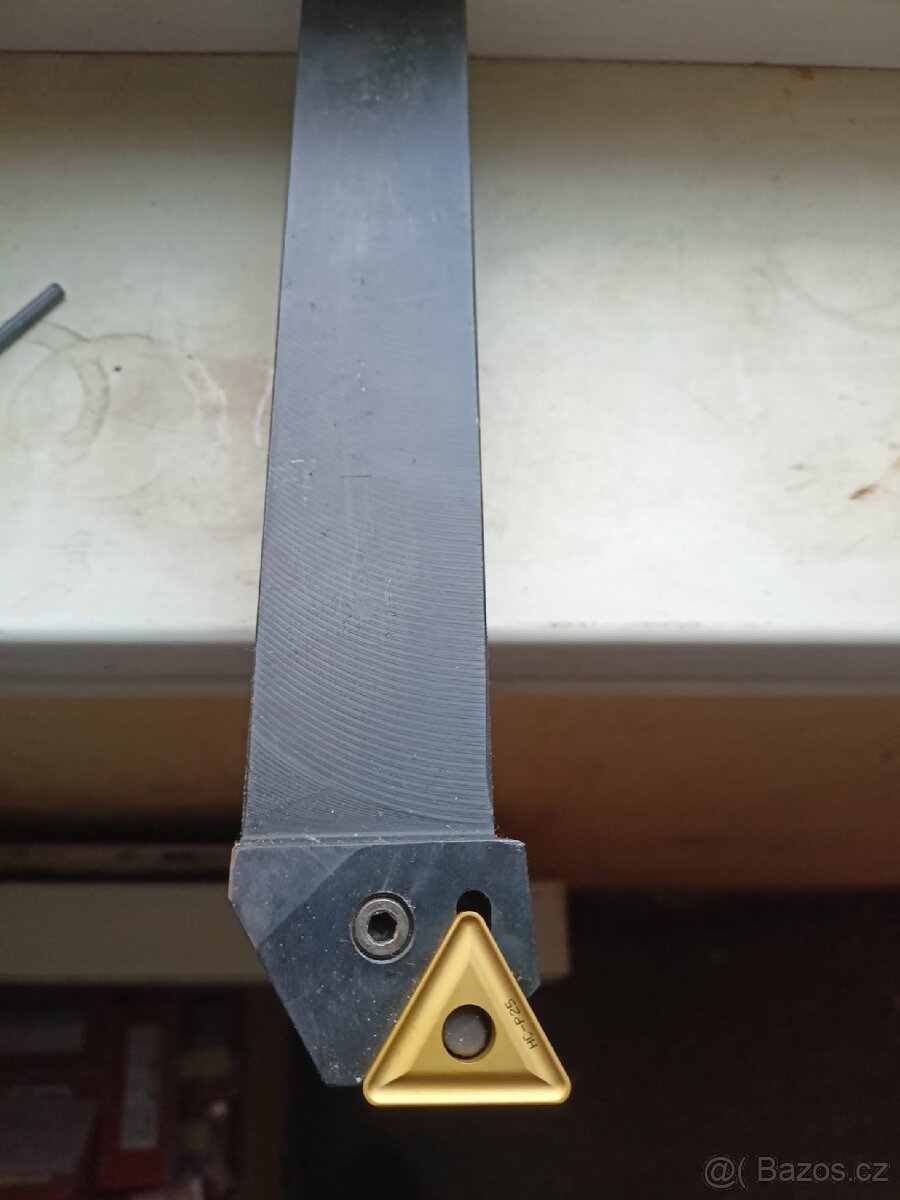 Soustružnický nůž