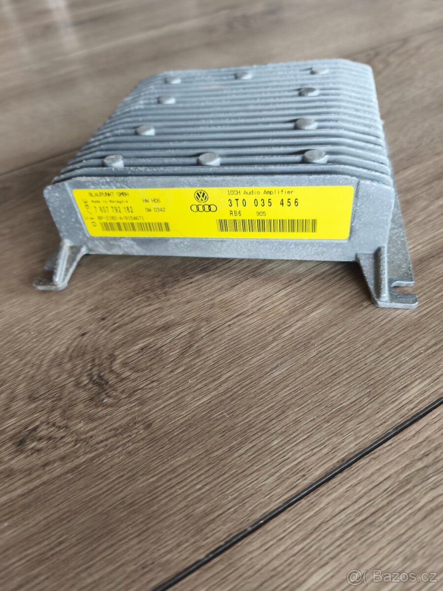 Subwoofer Škoda Octavia 2 premium sound system