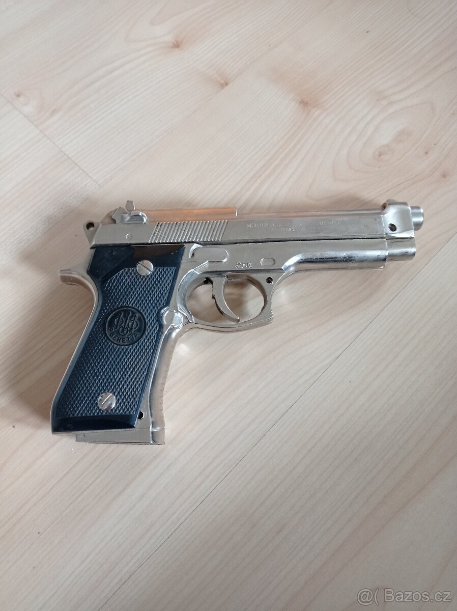 Zapalovač pistol.