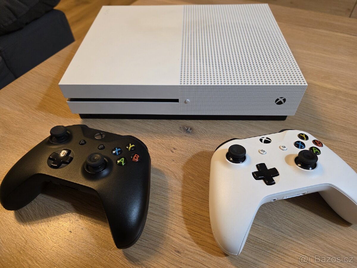 Xbox One S - 500gb + 13 her.