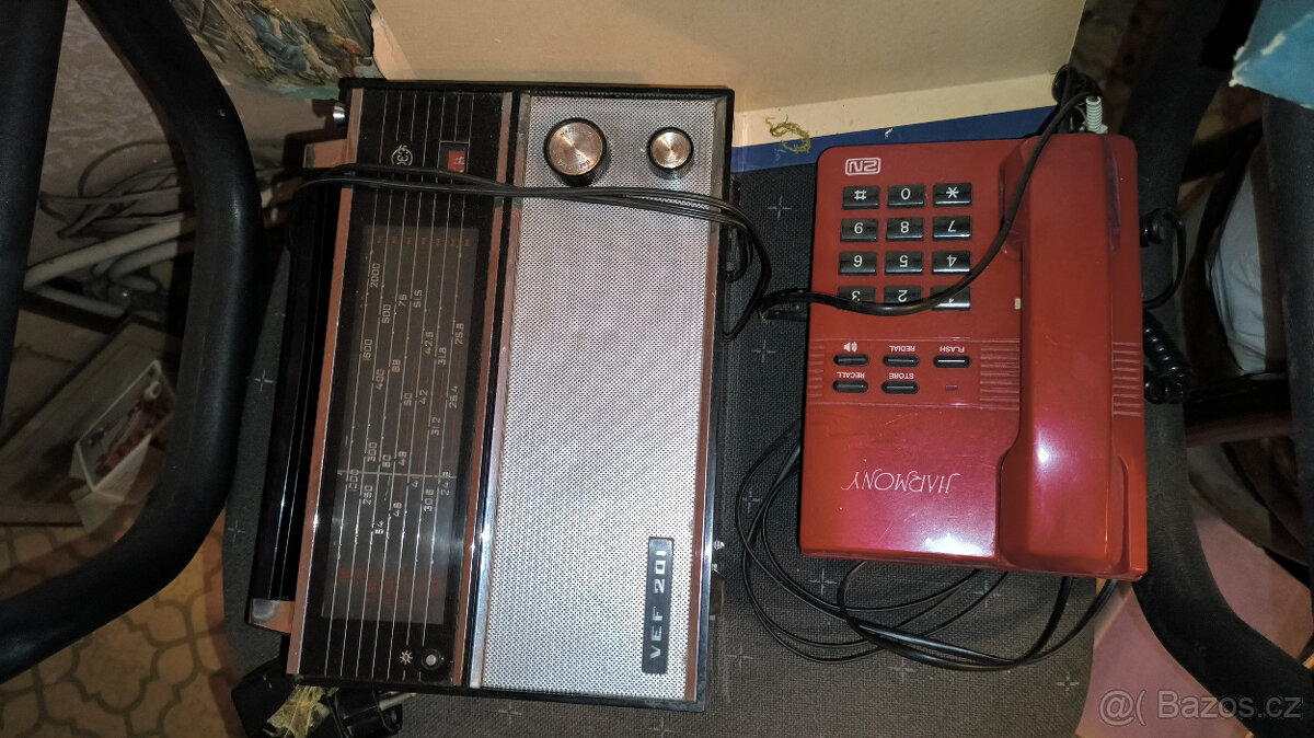 Retro rádia - různé druhy a značky - dřevěná i plastová / ba