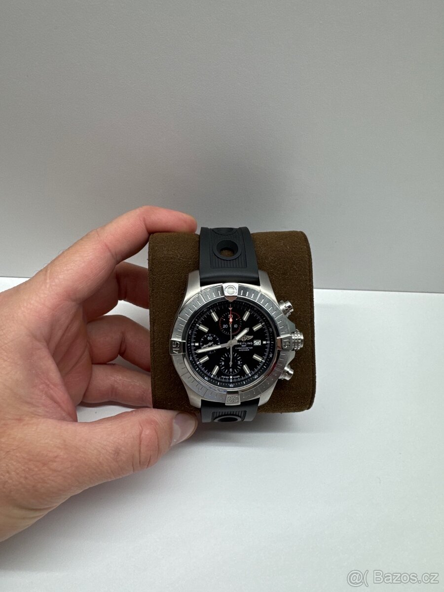 Breitling super avenger 48