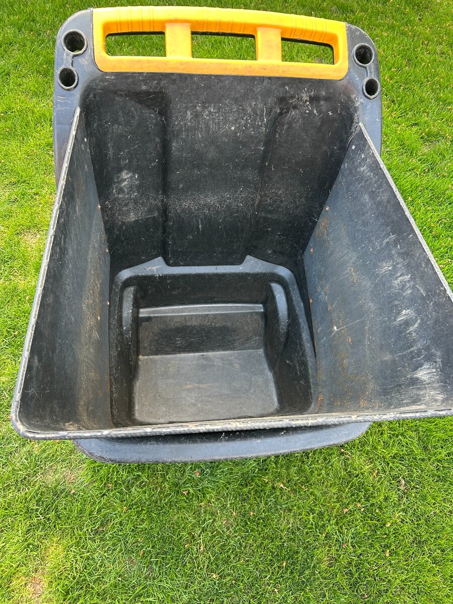 Zahradní plastový vozík HECHT Profi Garden Cart HCP402