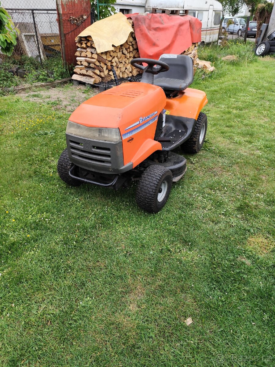 Zahradní traktůrek Husqvarna