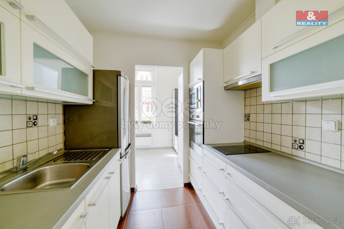 Pronájem bytu 1+kk, 28 m², Mariánské Lázně, ul. Hlavní třída