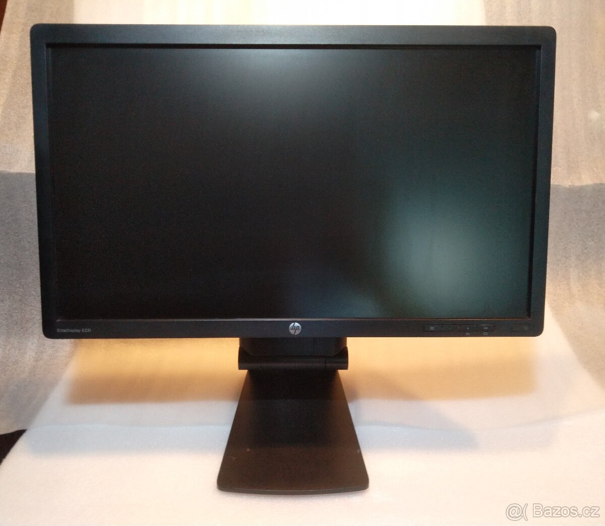 HP EliteDisplay 231
