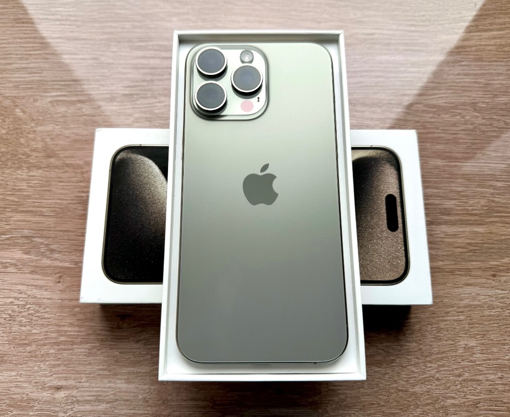 iPhone 15 Pro Max 256gb,100% Bateria