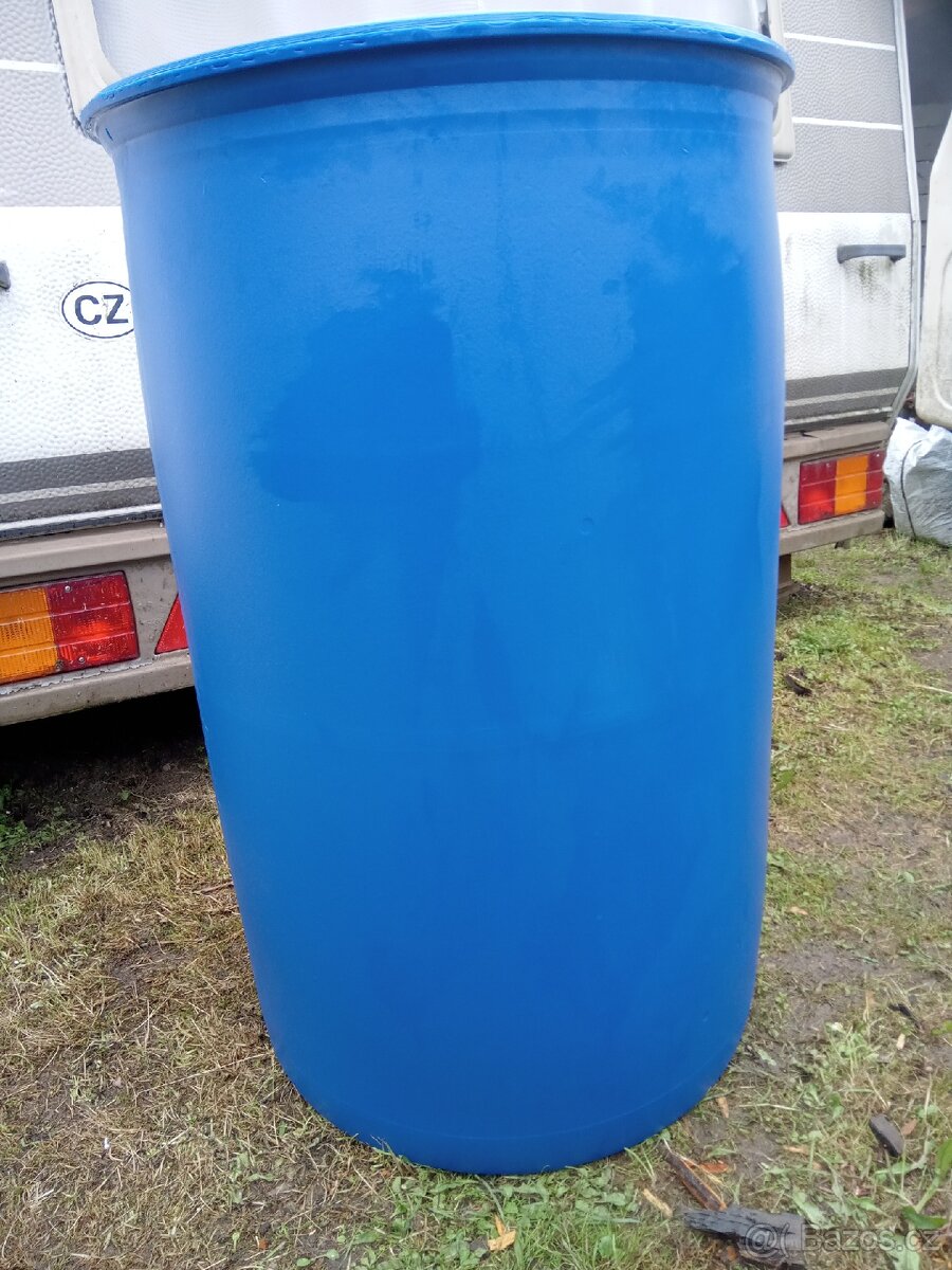 Plastové sudy Mauser 220 l