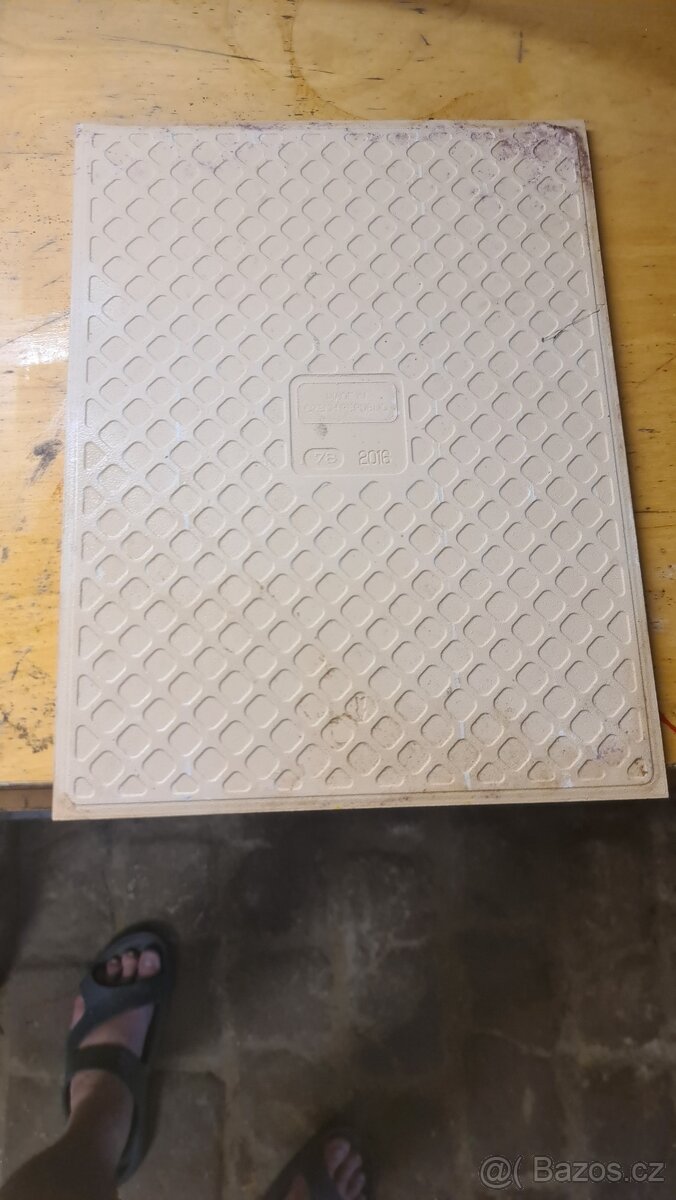 Obkladačky 33 x 25 60 kusů