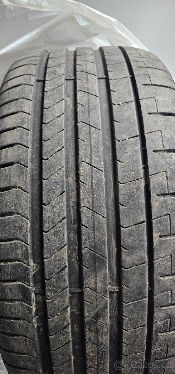 Pirelli P-Zero 255/40 R20