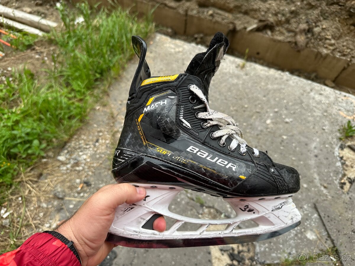 Brusle Bauer Supreme Mach