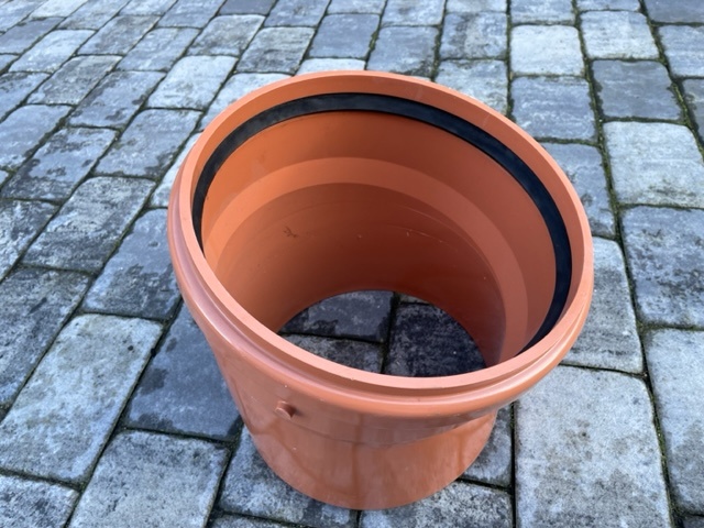 KG koleno DN 300 - úhel 15°