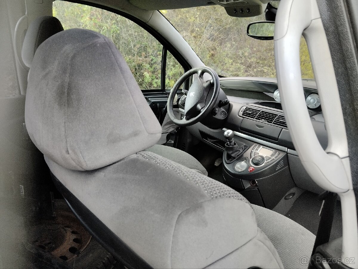Peugeot 807