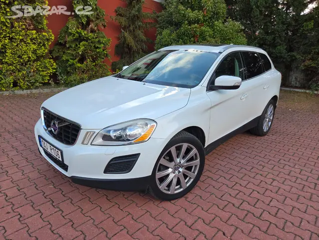 Volvo XC60 2.4 D5 Summum,2013,tažné,kamera,xenon, automat