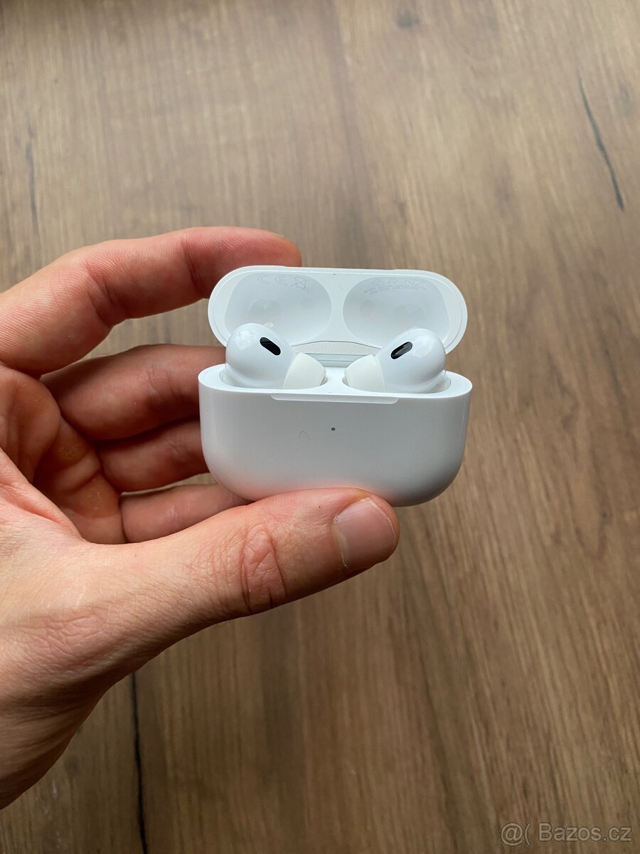 Apple AirPods Pro 2 - Skvělý stav, v záruce