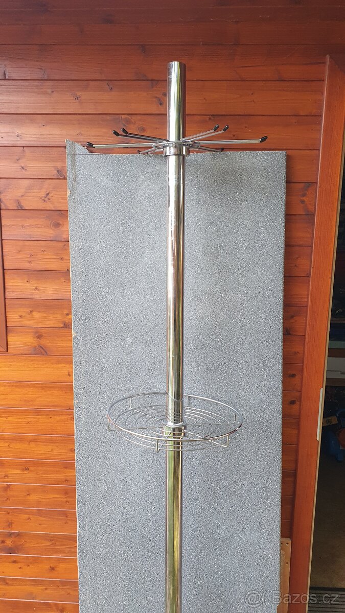 Kuchyňský multifunkční sloup