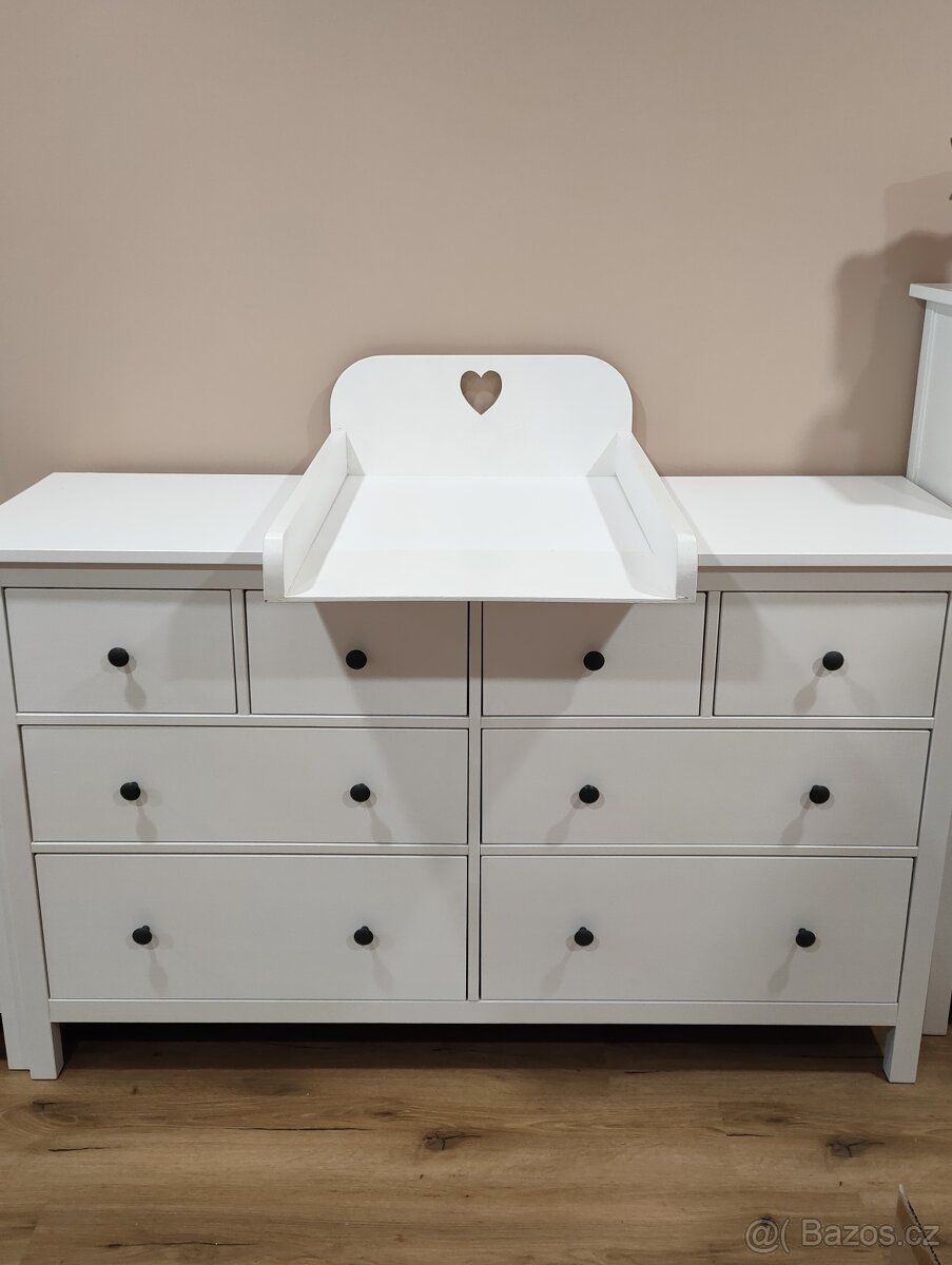 Přebalovací pult na komodu IKEA HEMNES