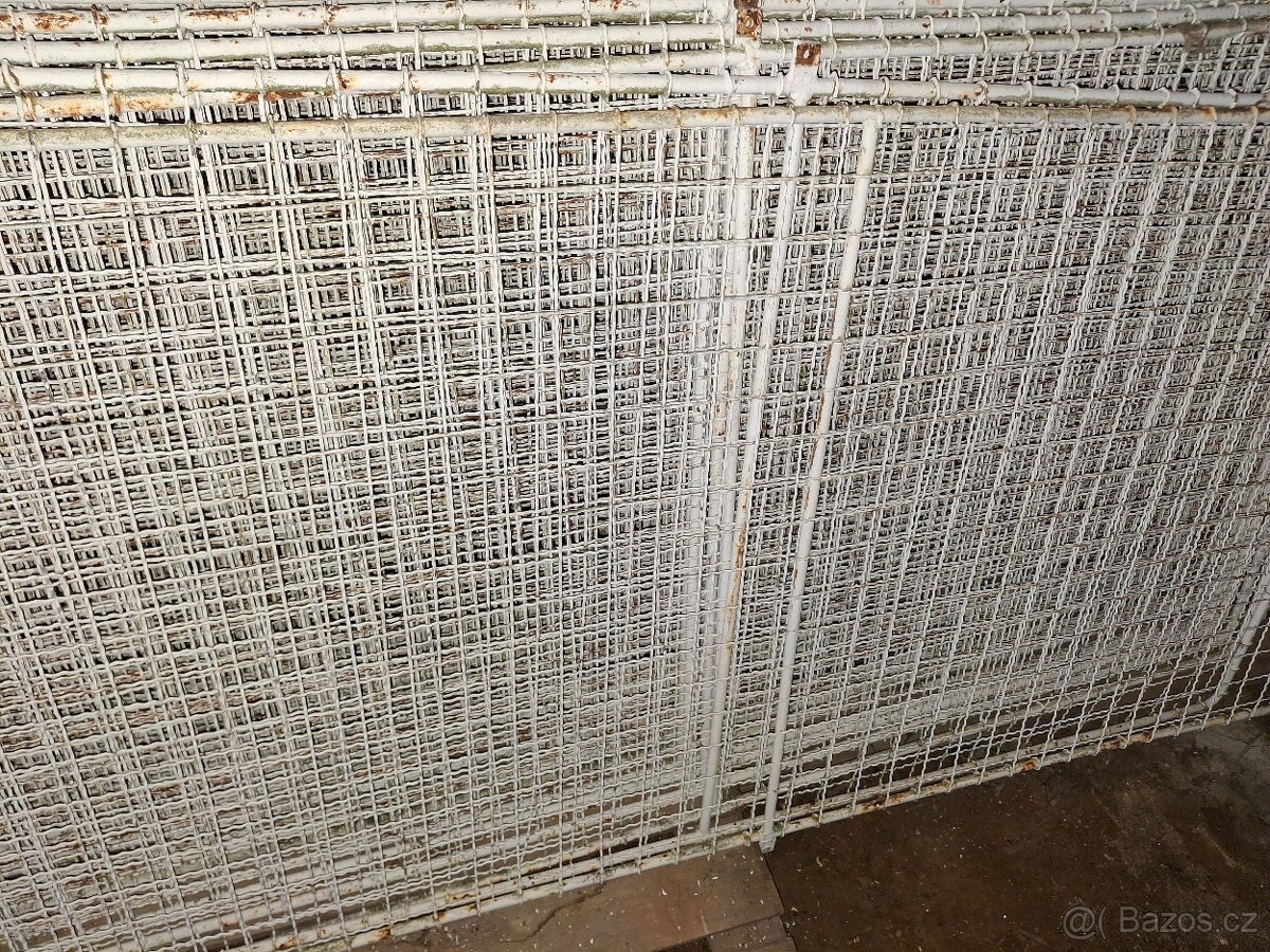 Plotové pole. Plotové dílce