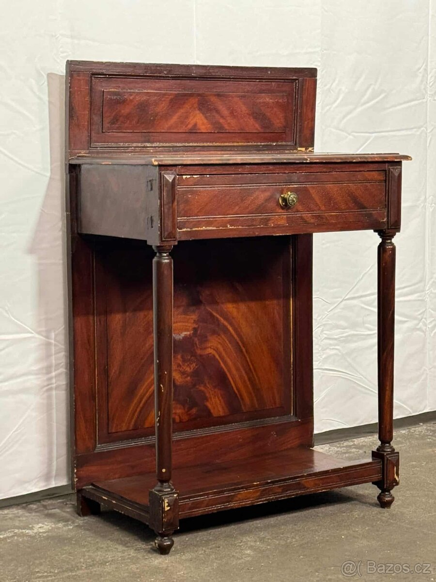 Konzolový stolek (133011)