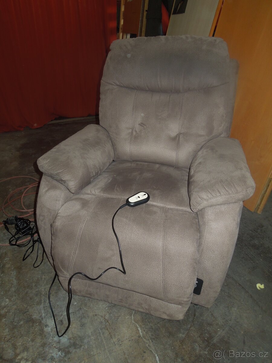 polohovací křeslo el.ovládané hnědé