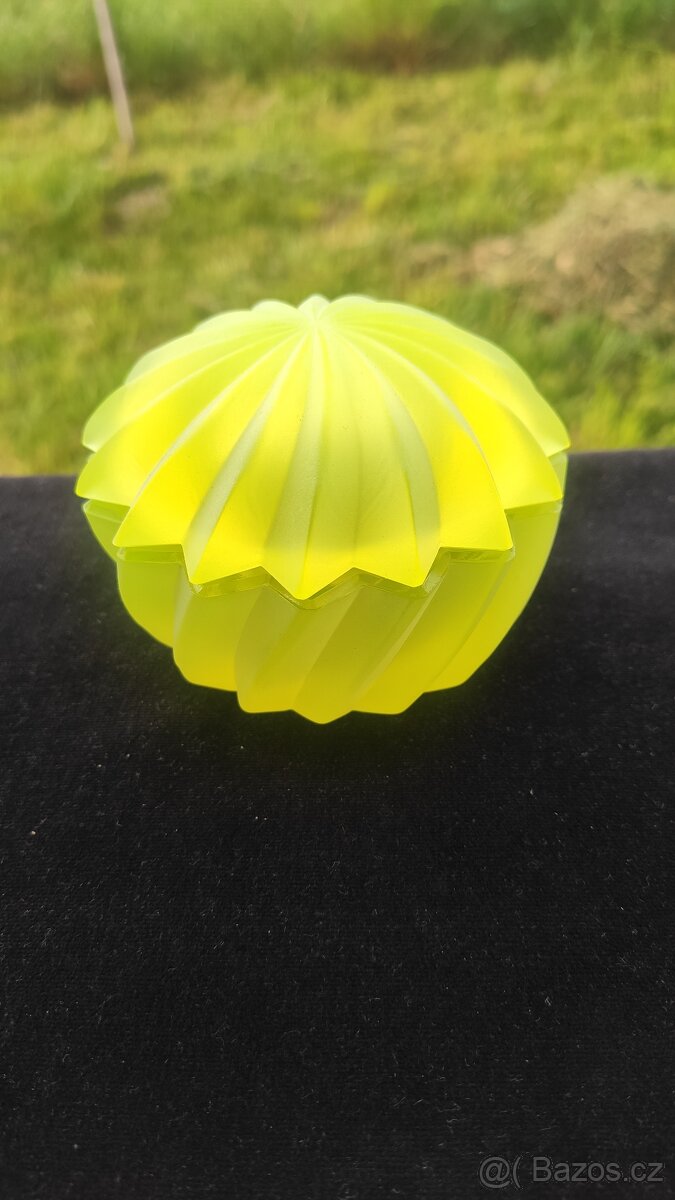 doza dekor vrtule uranové sklo