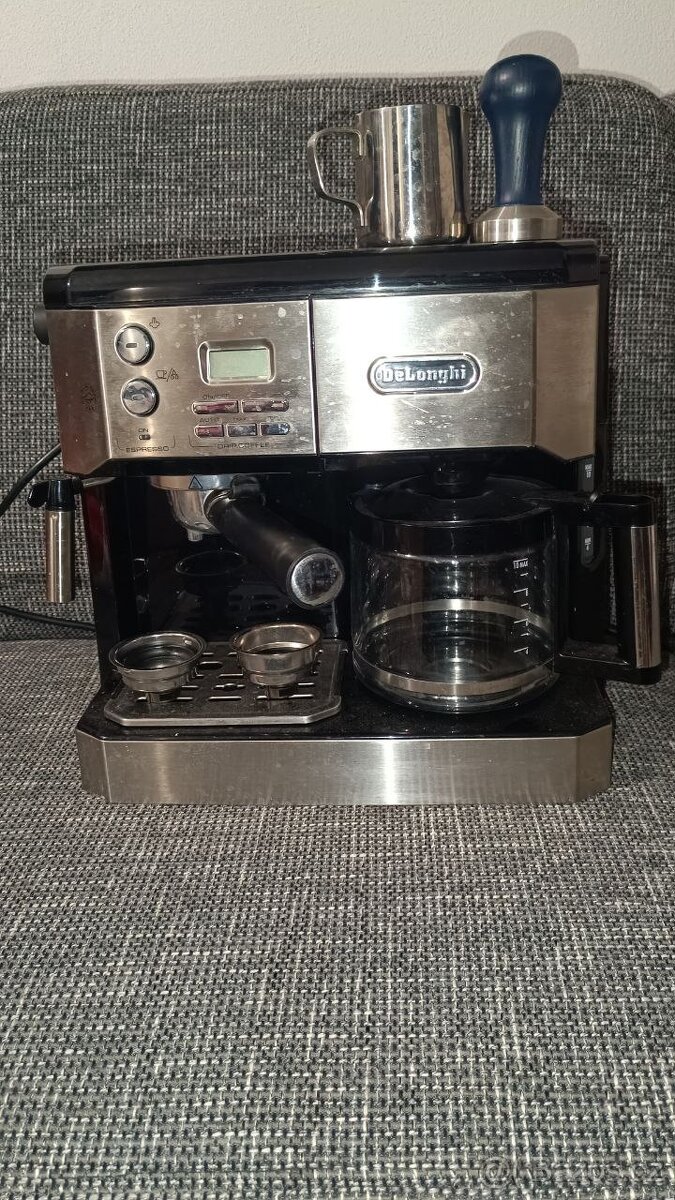 Kávovar NESPRESSO De’longhi BCO 431.S