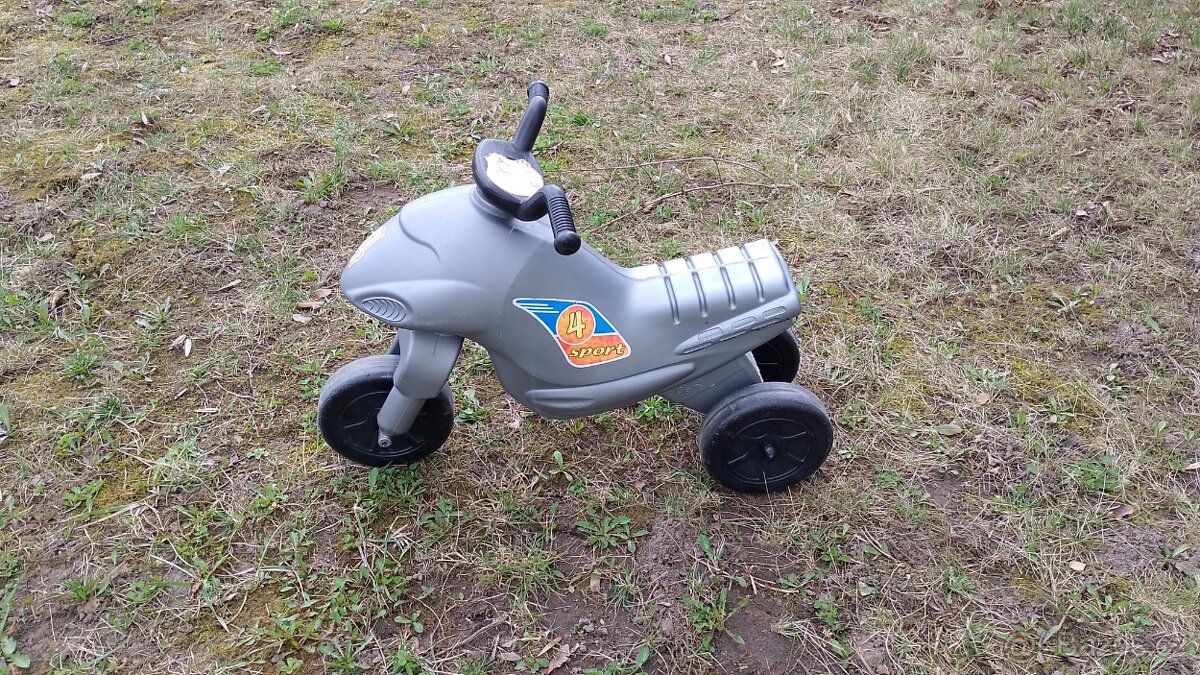 Odrážedlo - motorka