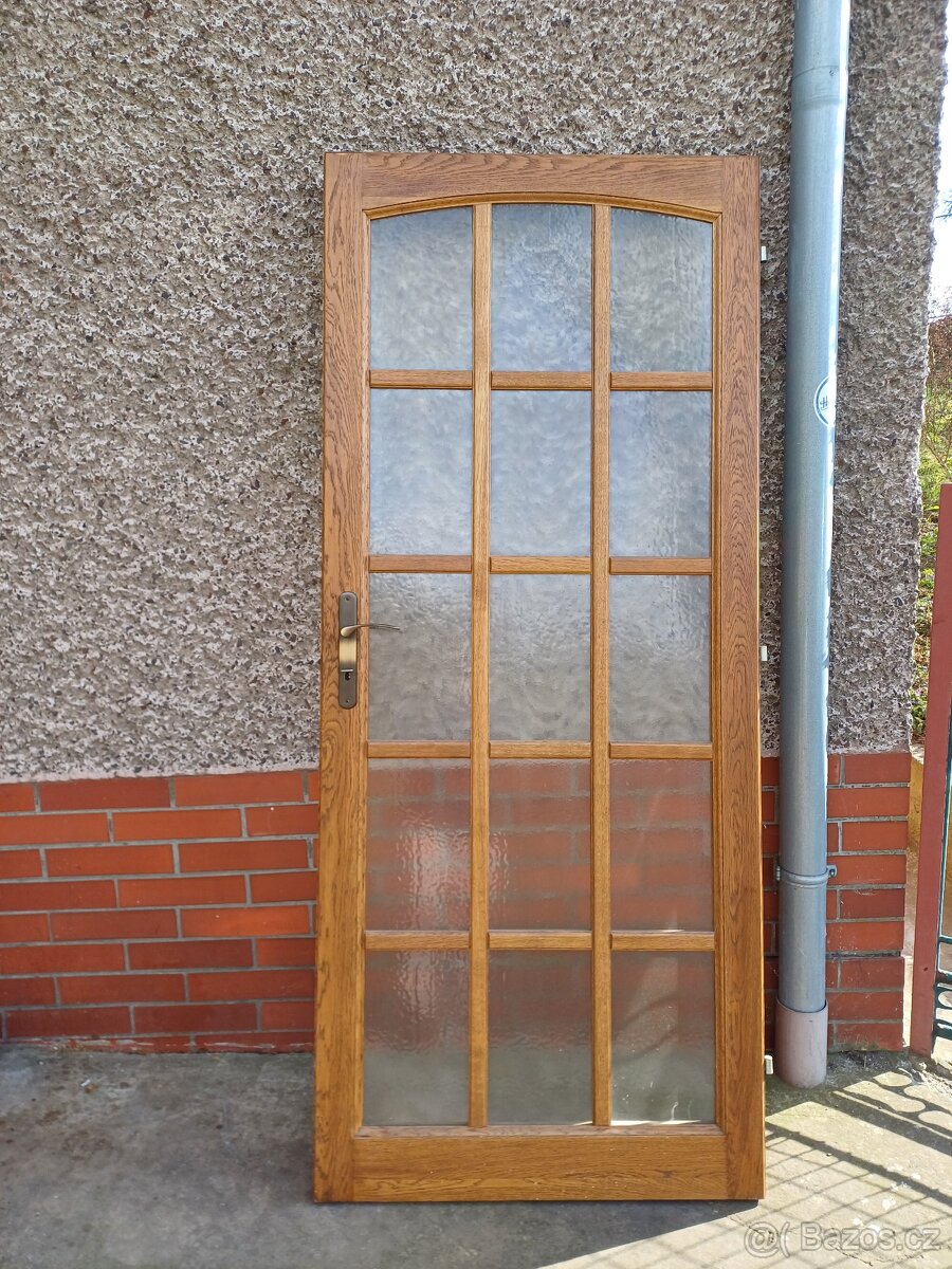 Dřevěné prosklené interiérové dveře 80P