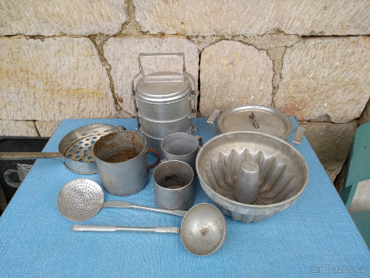 Ešus a jiné hliníkové nádobí