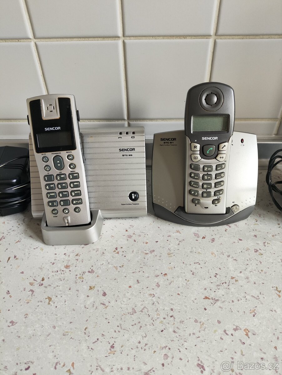 Telefon pevná linka