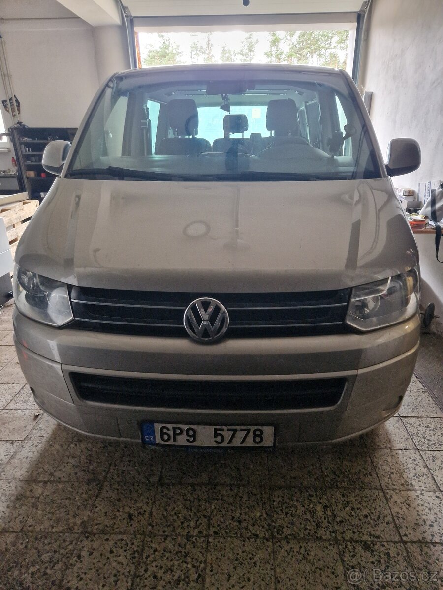 VW Caravelle, 2015, 252 000 km, Nafta, Automat.