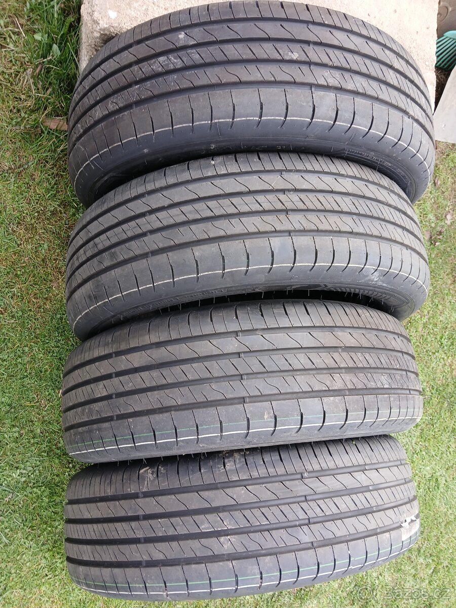 Nové pneumatiky SUV Goodyear 215/60 R17