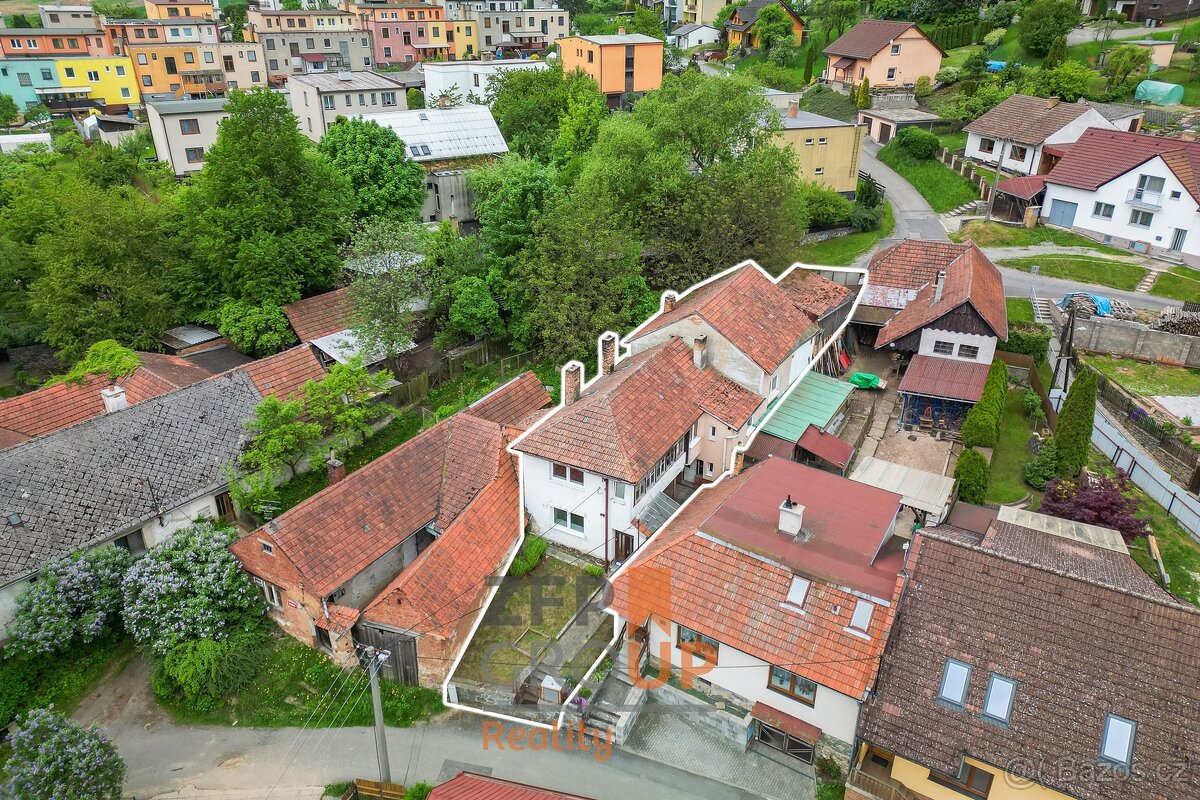 Řadový rodinný dům 5+1 k rekonstrukci, ulice Šraňky, Velké O
