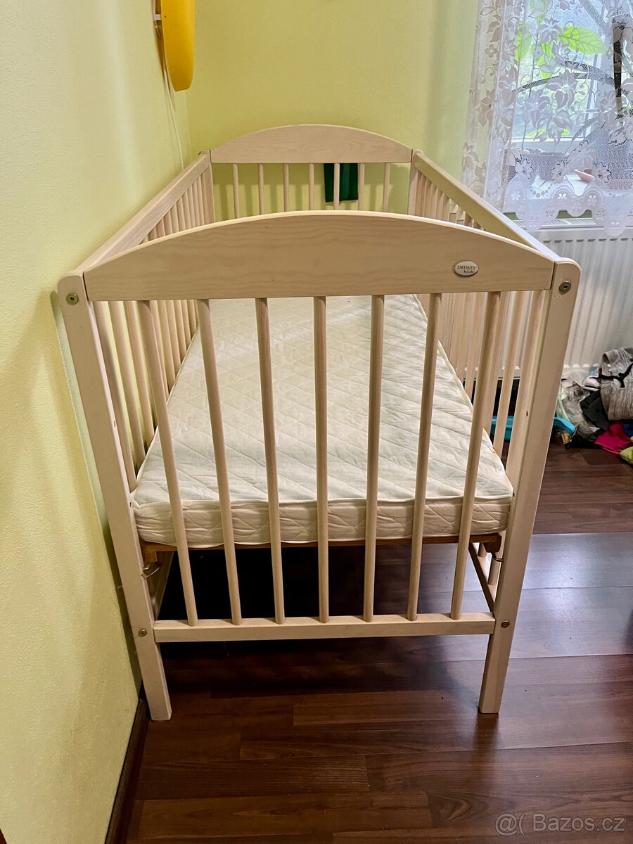 Postýlka s matrací