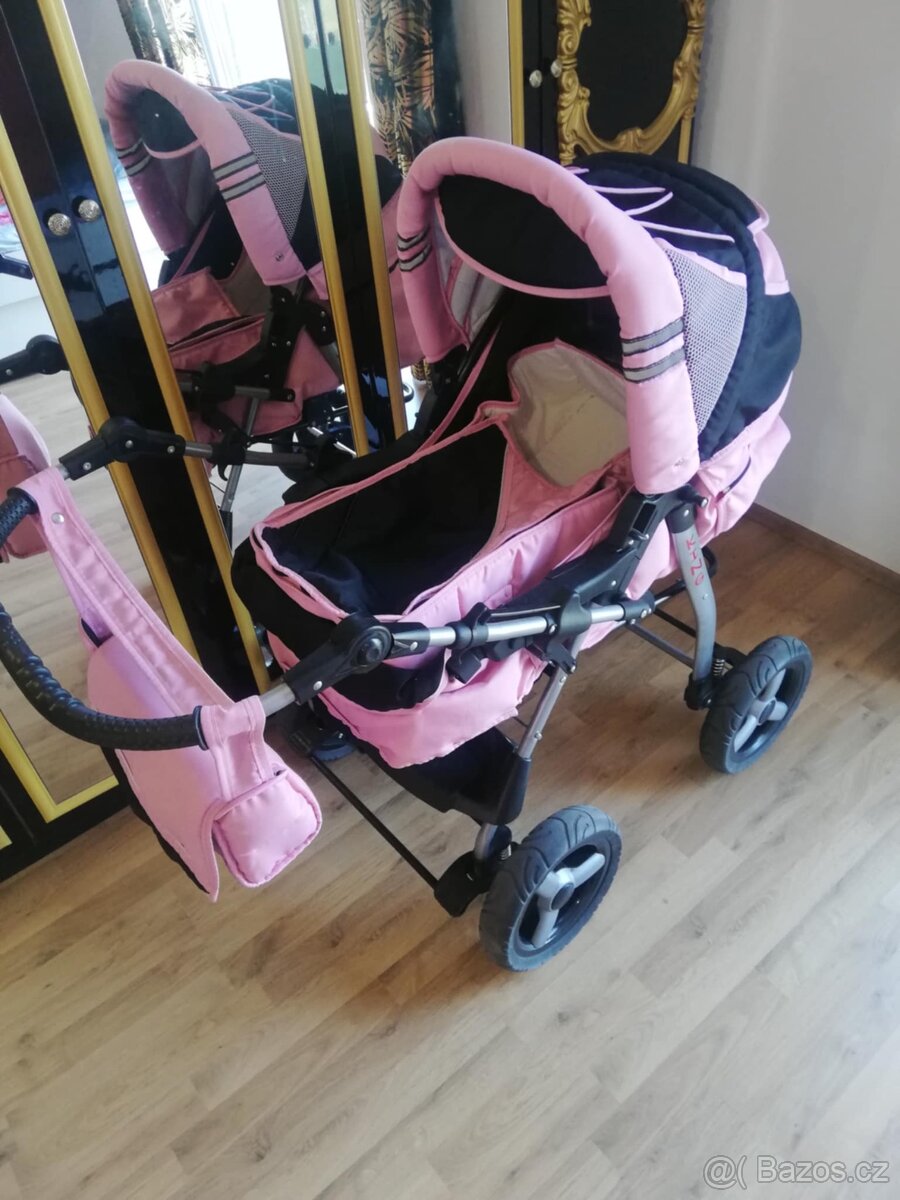 Kočárek plus příslušenství