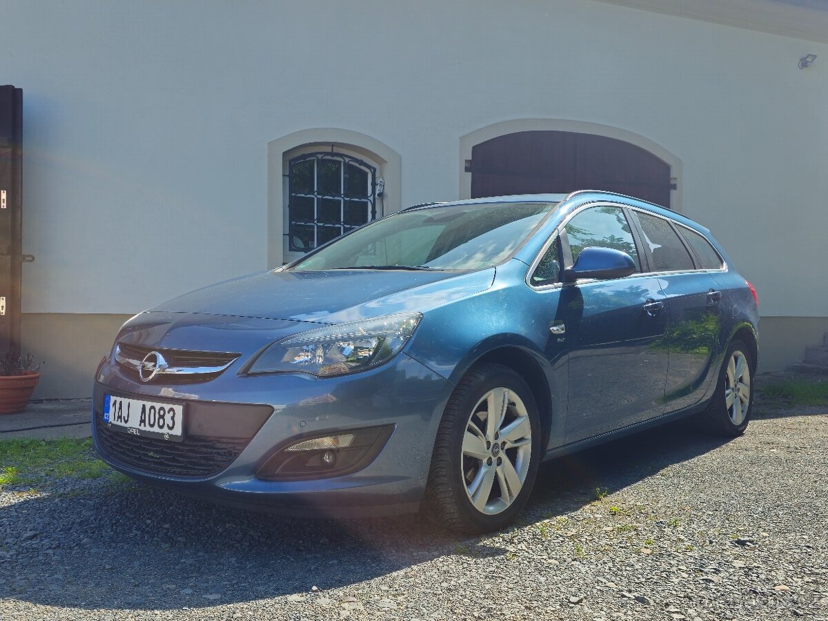Opel Astra 1,4T Sports Tourer, MAN6, 140k