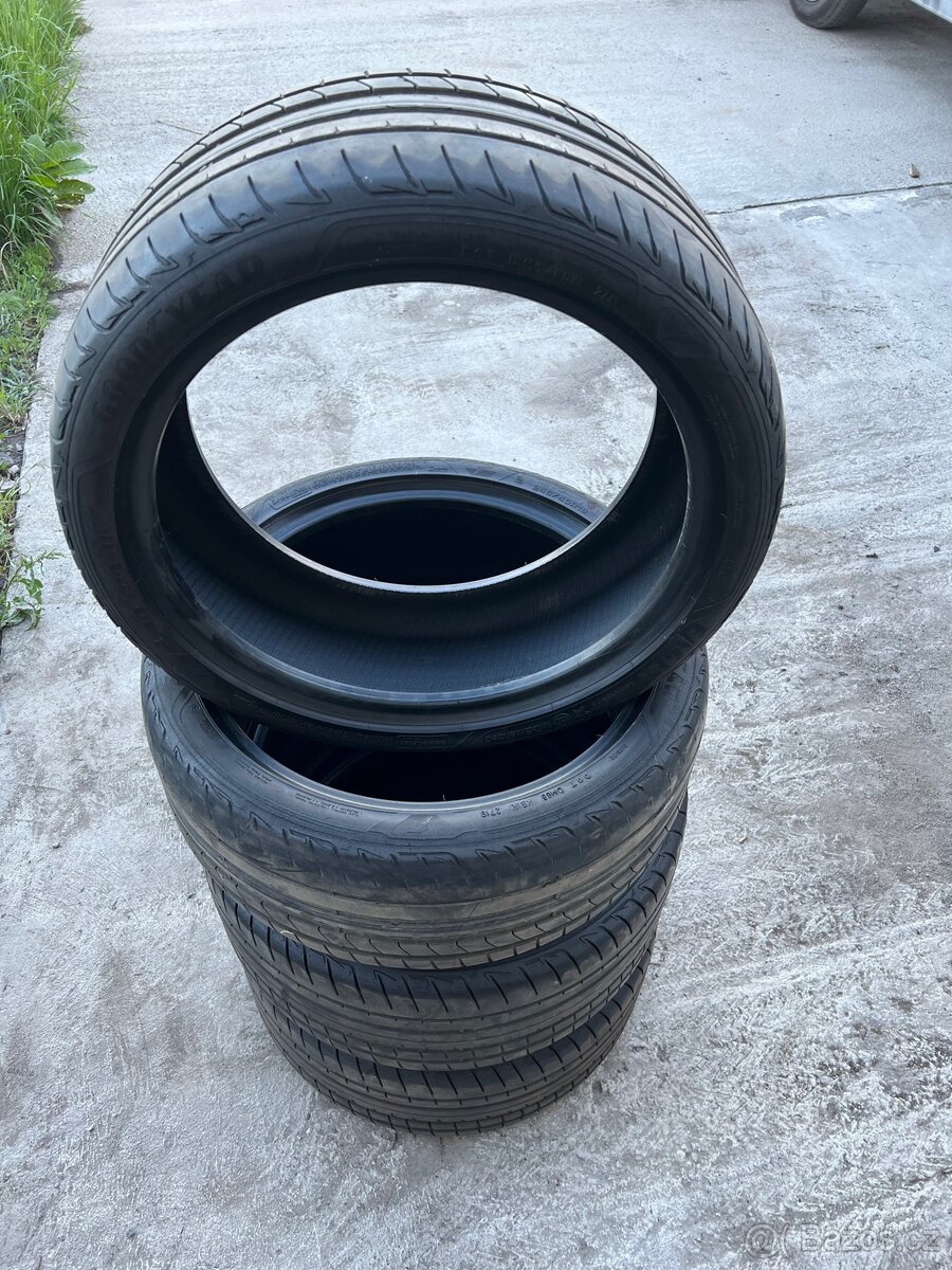 Pneu Good Year DOT 2619 275/35/19,245/40/19